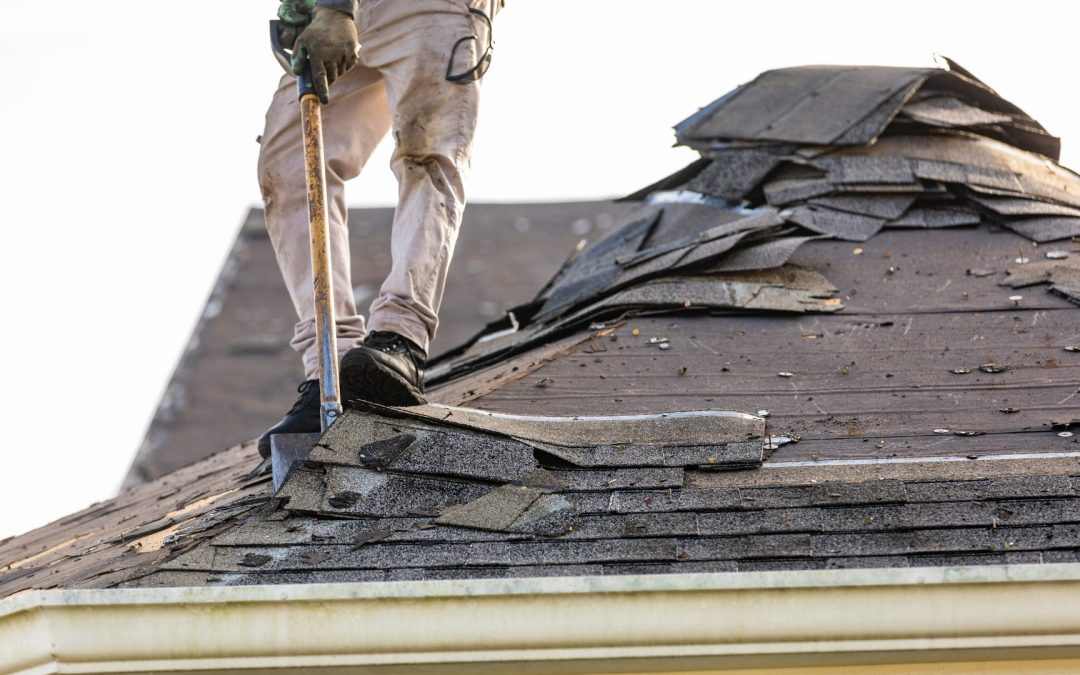 What Does Wind Damage Look Like on a Roof?